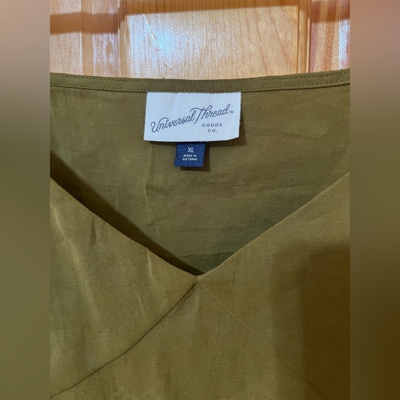 Universal Thread Olive Green Camisole Blouse - Picture 4 of 10